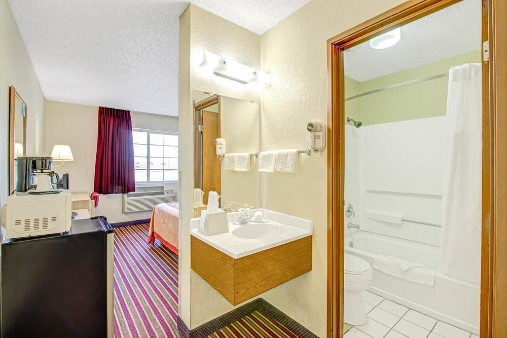 SUPER 8 MOTEL - SAN ANTONIO/FIESTA TEXAS AREA photo 1