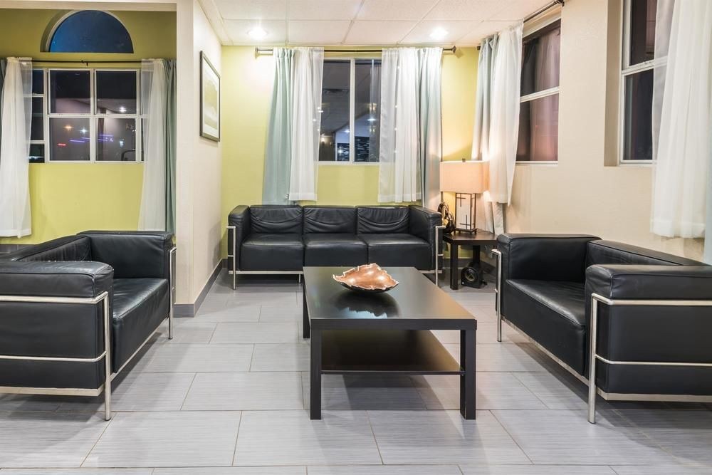 MICROTEL INN & SUITES BY WYNDHAM FT. WORTH NORTH/ photo 1