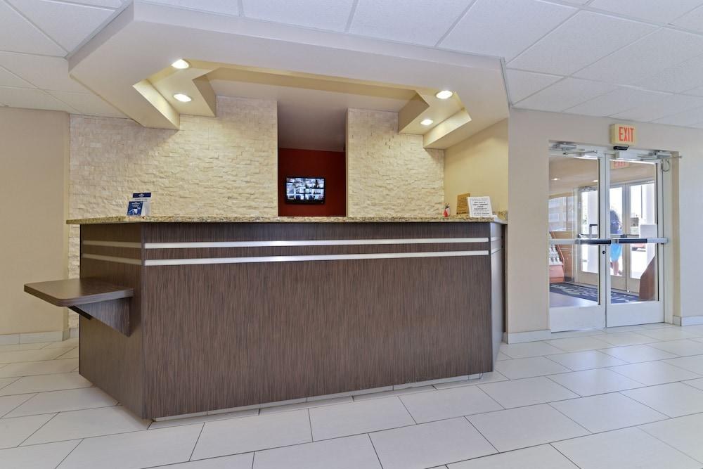MICROTEL INN & SUITES BY WYNDHAM FT. WORTH NORTH/ photo 2