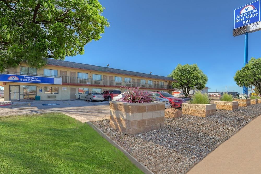 AMERICAS BEST VALUE INN AMARILLO EAST/GRAND STREET photo 2