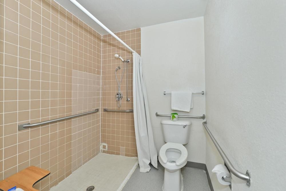 AMERICAS BEST VALUE INN AMARILLO EAST/GRAND STREET photo 4