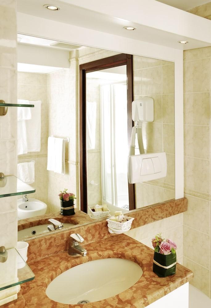 APARTHOTEL ADAGIO ROME VATICAN photo 2