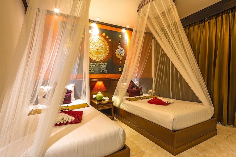 TANAWAN PHUKET HOTEL photo 2