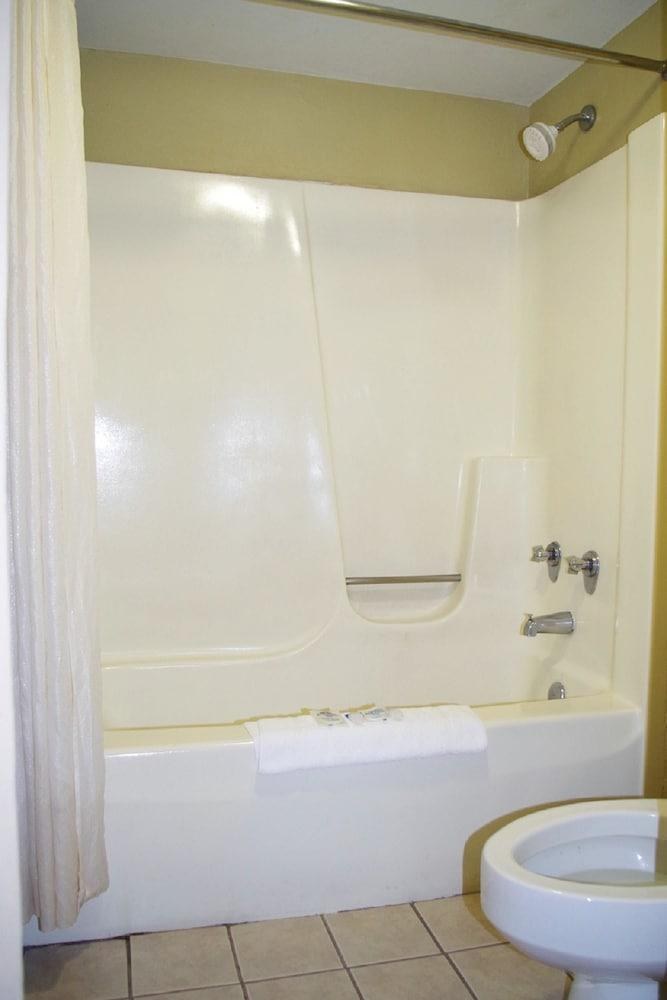 AMERICAS BEST VALUE INN ST LOUIS/DOWNTOWN