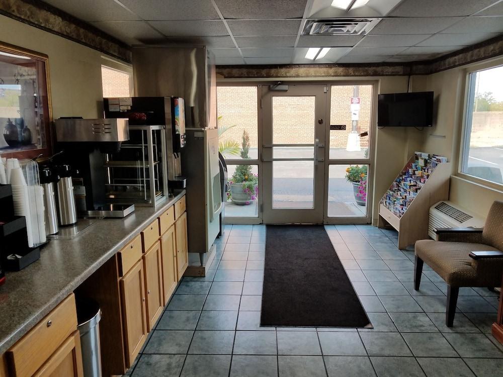 AMERICAS BEST VALUE INN ST LOUIS/DOWNTOWN photo 3