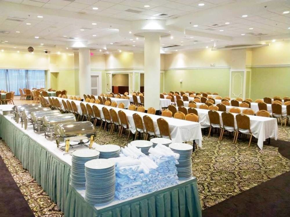Wyndham Garden Hotel Baronne Plaza
