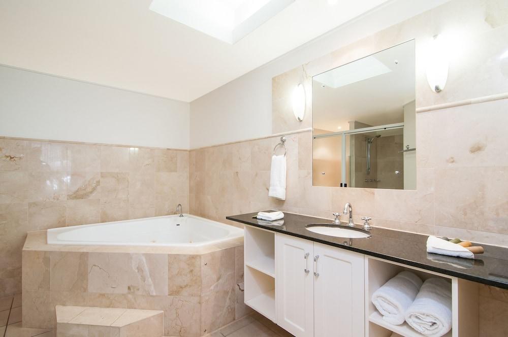 MANDALAY LUXURY BEACHFRONT APA photo 3