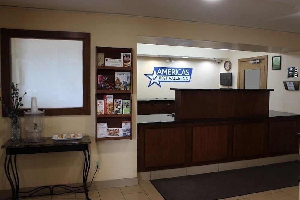 AMERICAS BEST VALUE INN photo 2