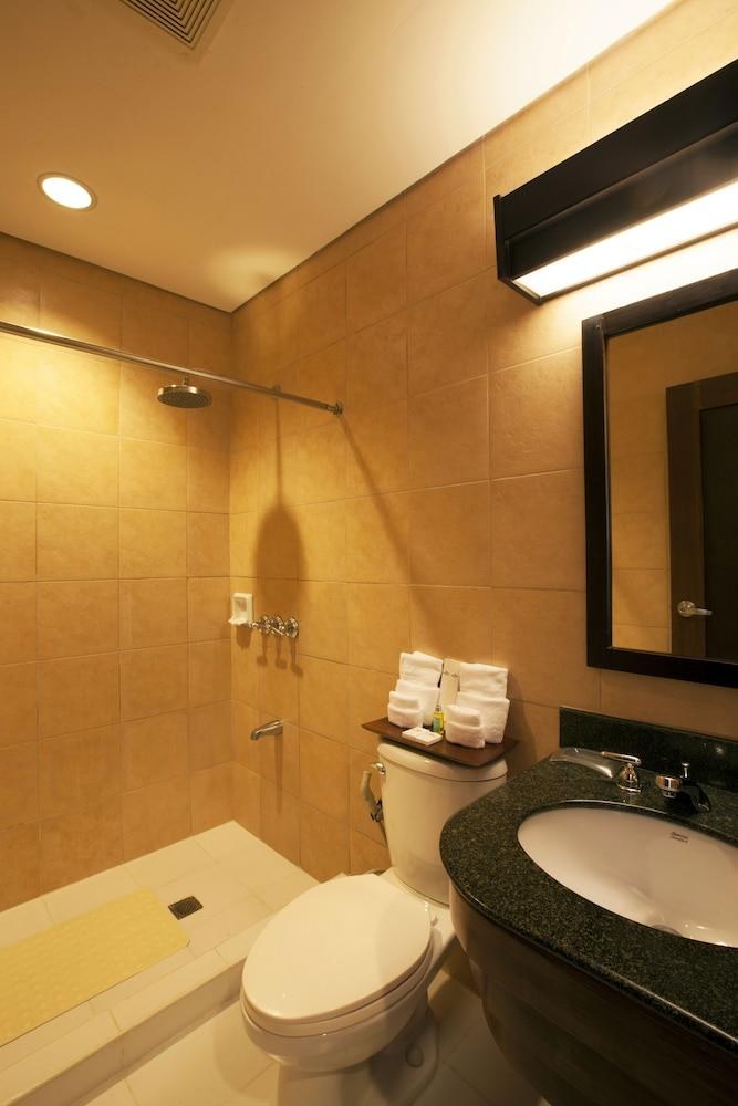 Microtel by Wyndham Boracay photo 3