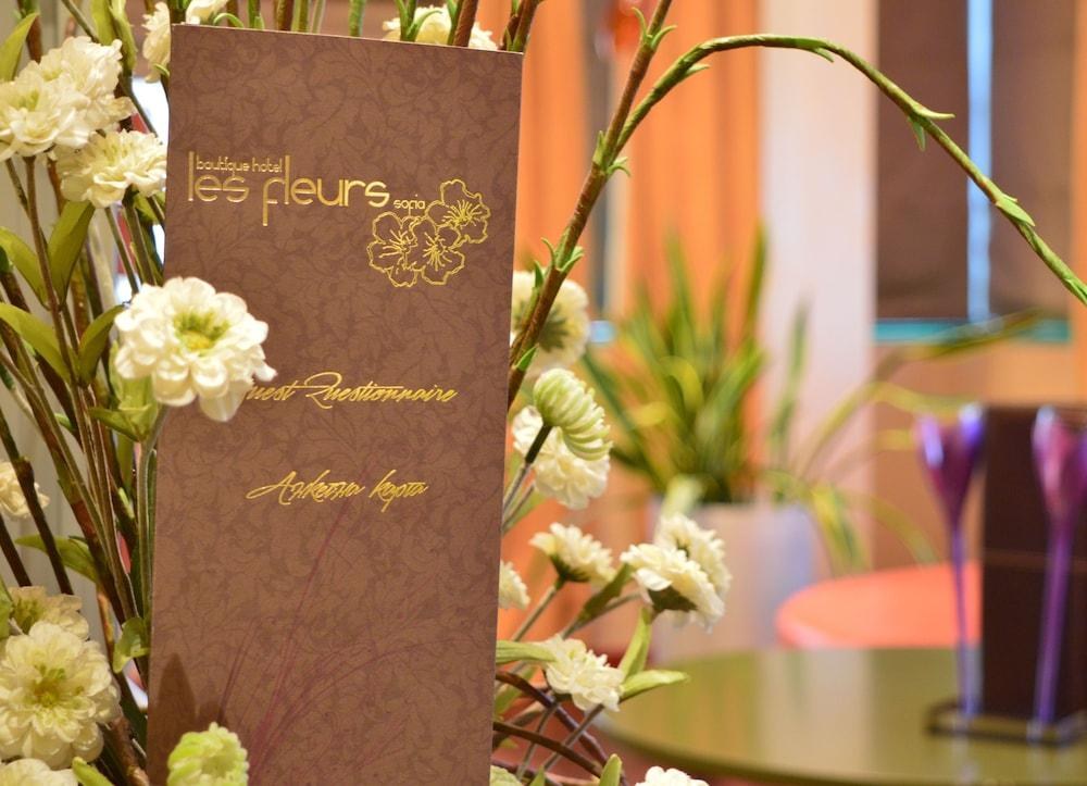 LES FLEURS BOUTIQUE HOTEL photo 2