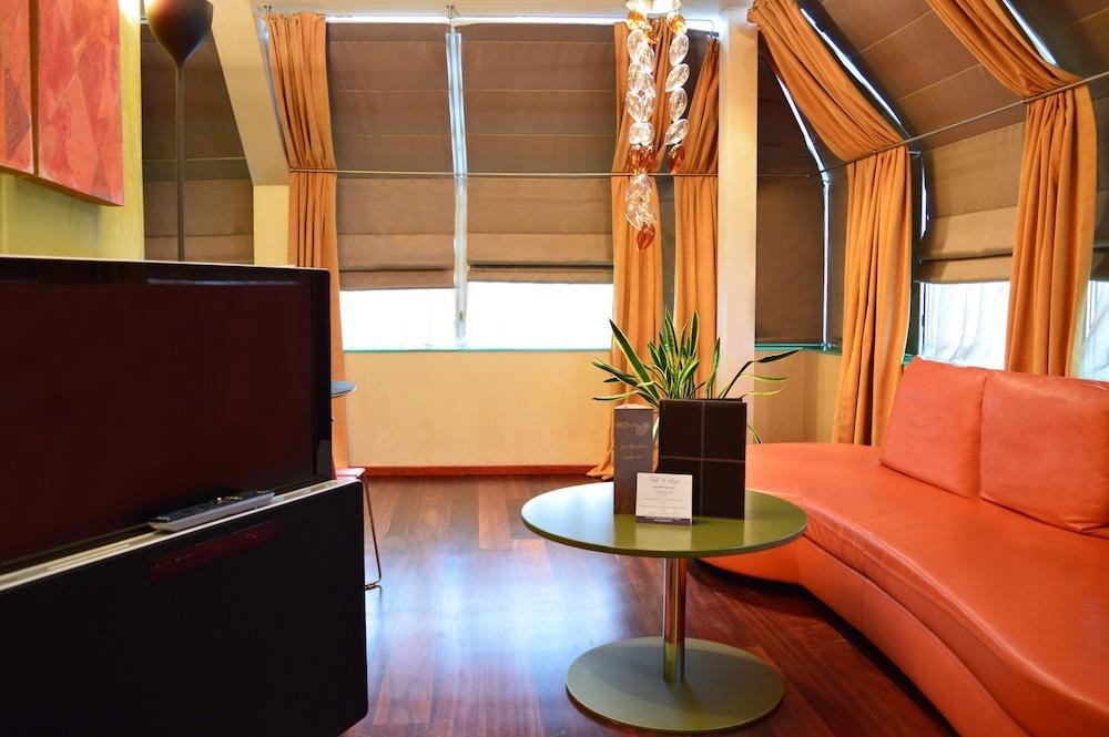 LES FLEURS BOUTIQUE HOTEL photo 3