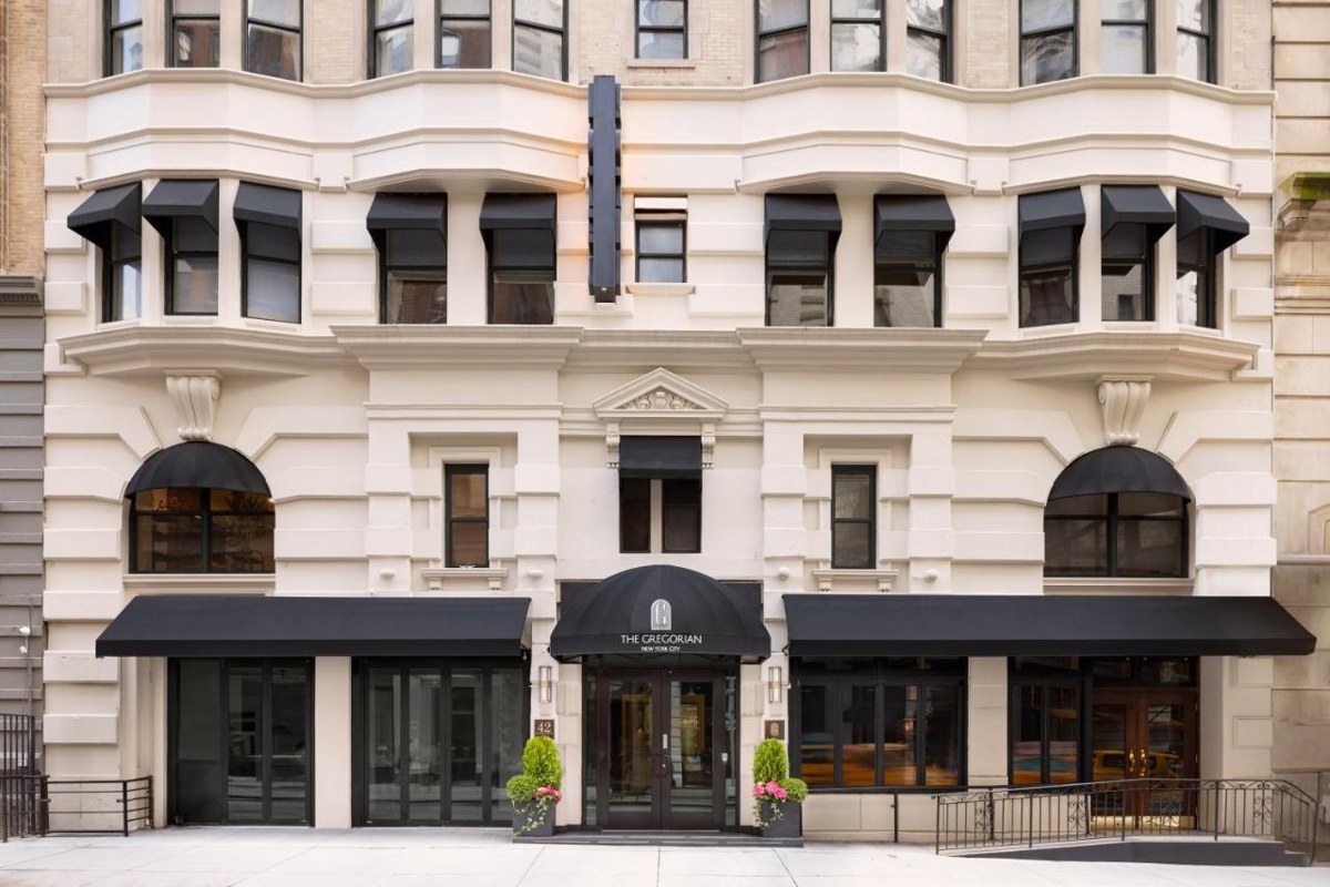 THE GREGORIAN HOTEL / KP