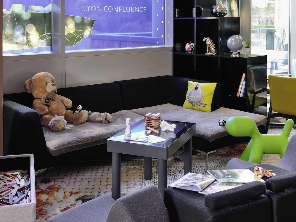 NOVOTEL LYON CONFLUENCE photo 2