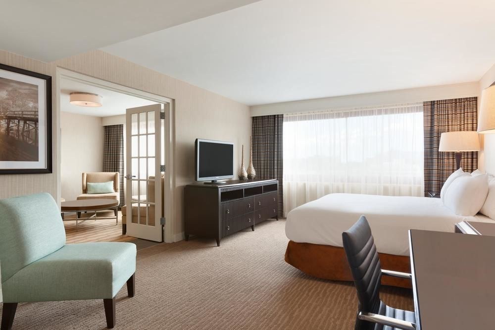 Embassy Suites by Hilton Boston Waltham