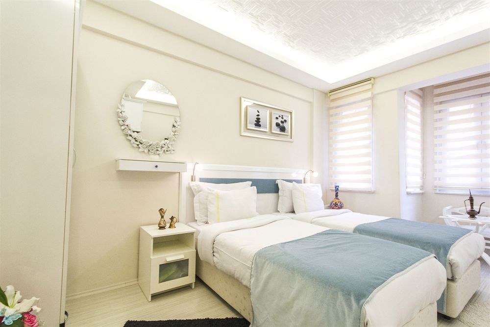 LEMON RESIDENCE