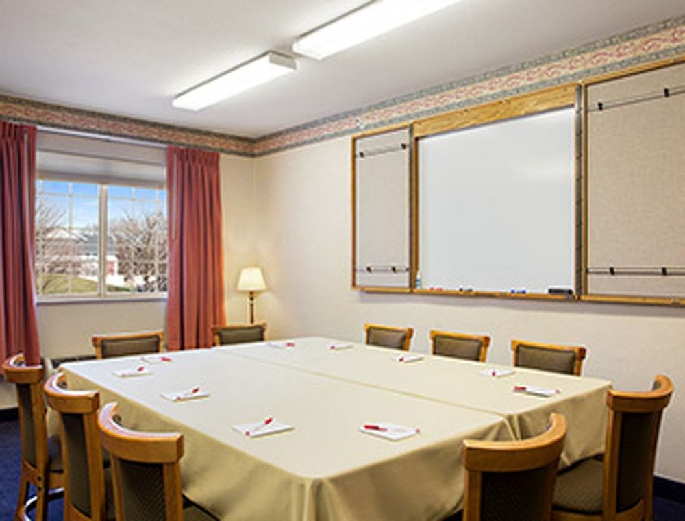 RAMADA LIMITED & SUITES BLOOMINGTON