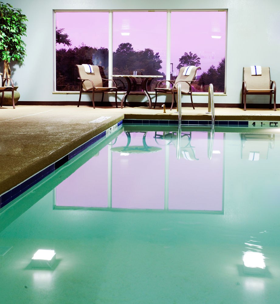 HOLIDAY INN EXPRESS AND SUITES CHARLOTTE ARROWOOD