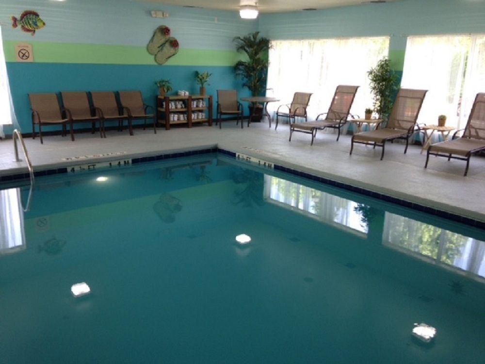 HOLIDAY INN EXPRESS AND SUITES CHARLOTTE ARROWOOD photo 1