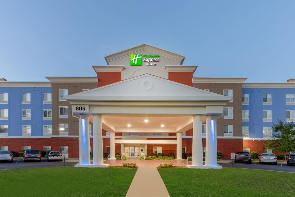HOLIDAY INN EXPRESS AND SUITES CHARLOTTE ARROWOOD photo 2