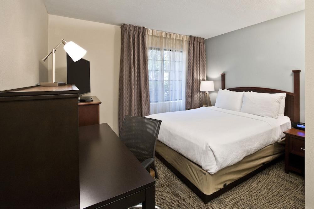 STAYBRIDGE SUITES CHARLOTTE photo 2
