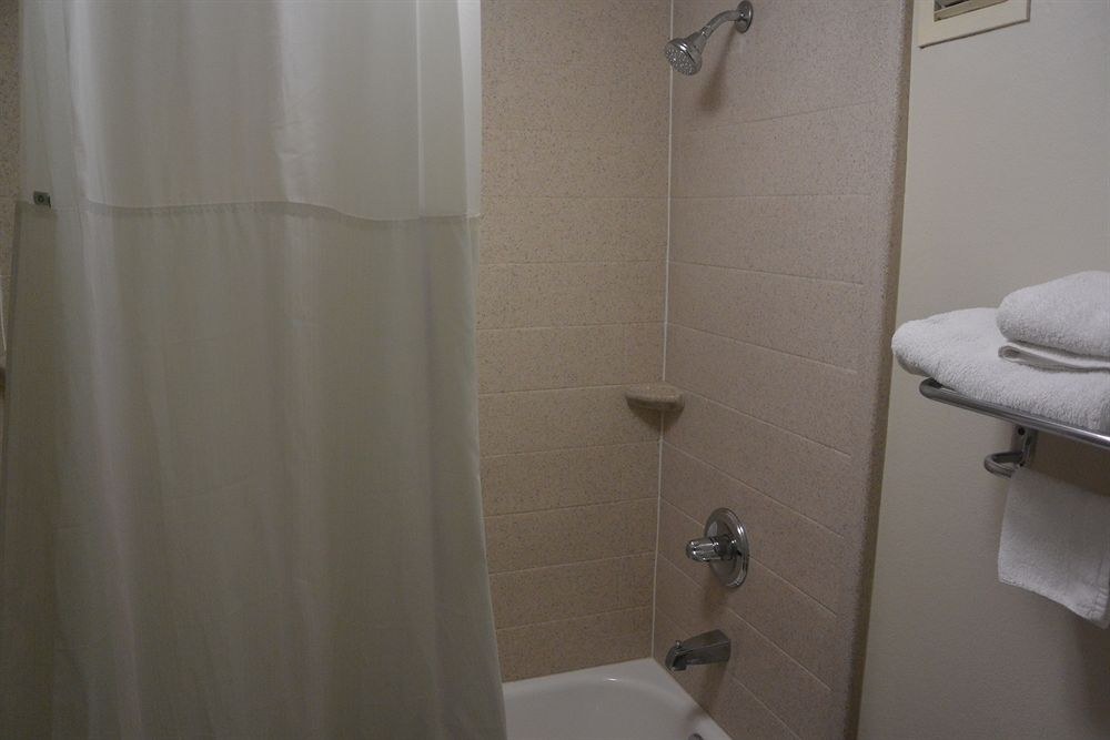 DAYS INN BY WYNDHAM CLARKSVILLE NORTH