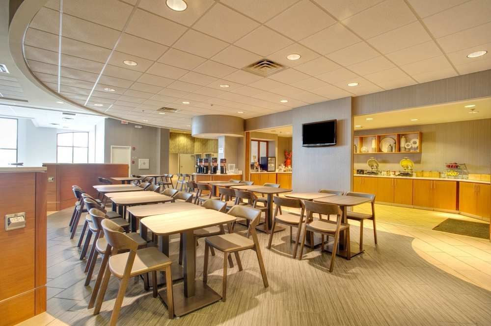 SPRINGHILL SUITES LAWRENCE DOWNTOWN photo 2