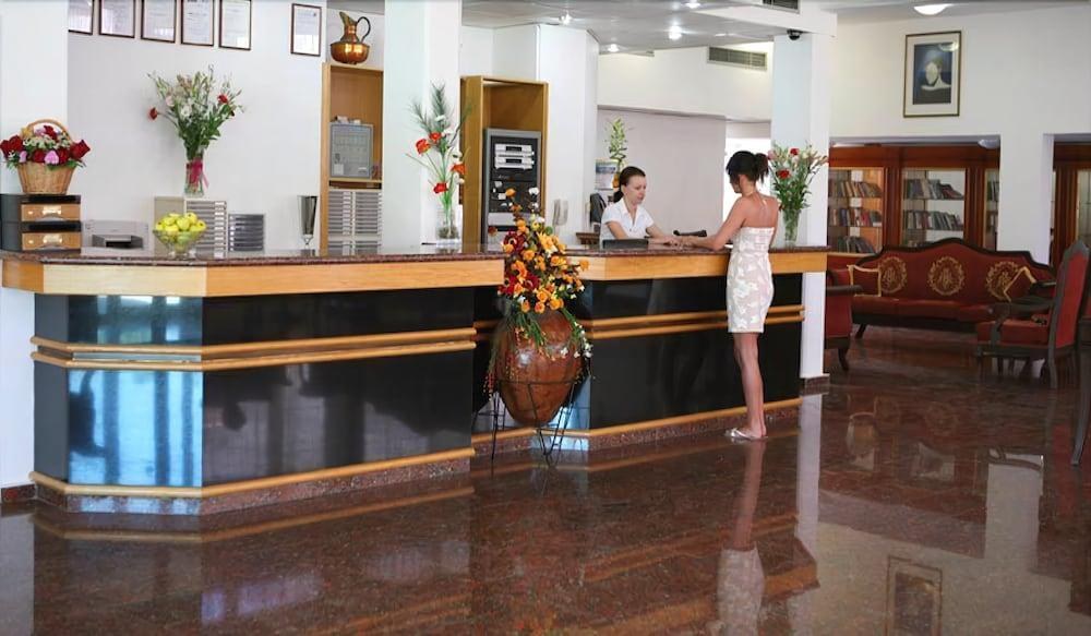 CORALLIA BEACH HOTEL & APTS photo 3