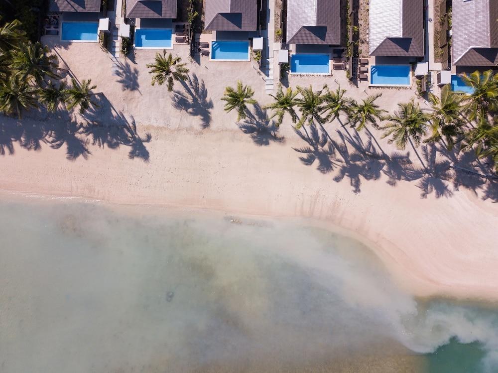 First Landing Beach Resort and Villas photo 2