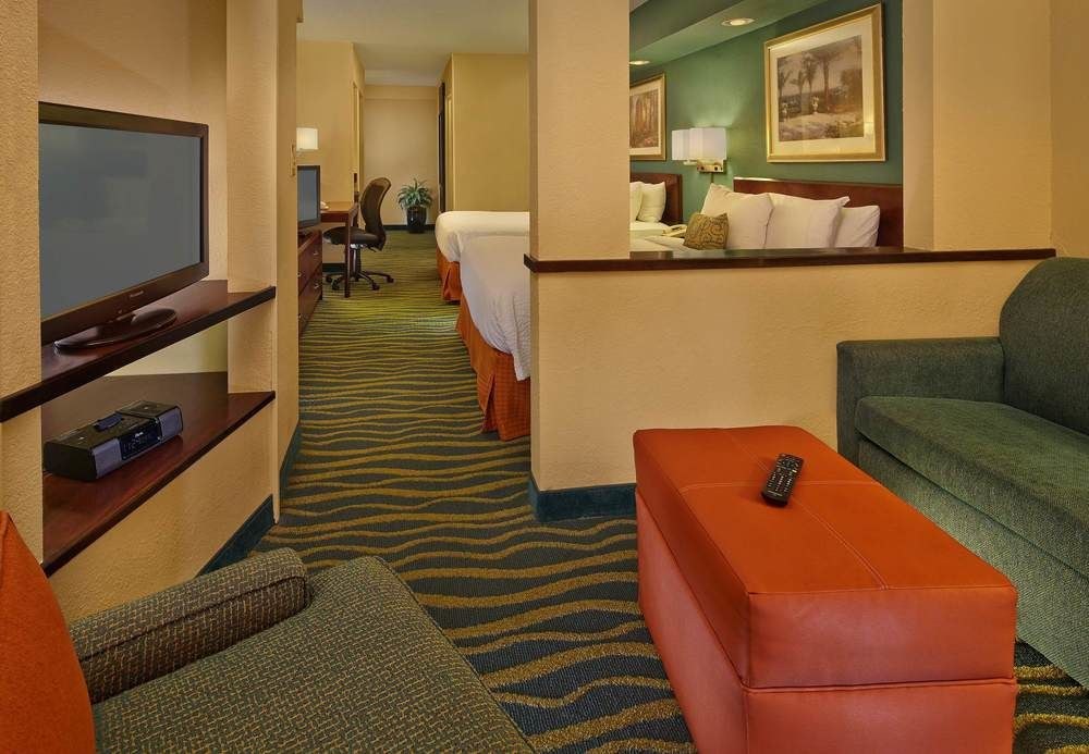 FAIRFIELD INN & SUITES PALM BEACH photo 2