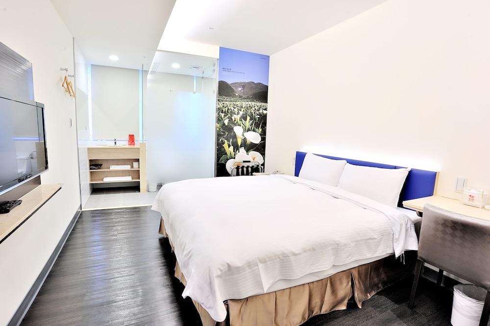 C U Hotel photo 4