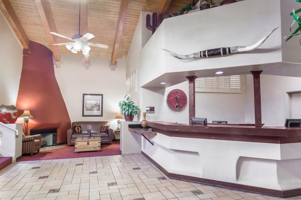 DAYS HOTEL BY WYNDHAM MESA NEAR PHOENIX