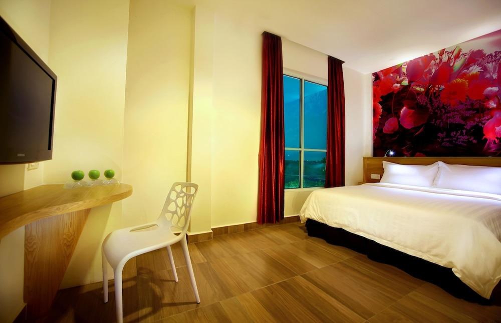 FAVEHOTEL CENANG BEACH-LANGKAWI photo 2
