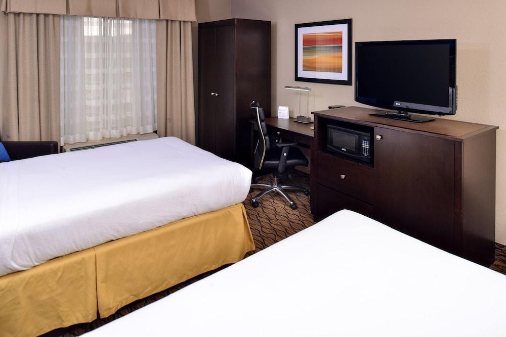 HOLIDAY INN EXPRESS HUNT VALLEY photo 3