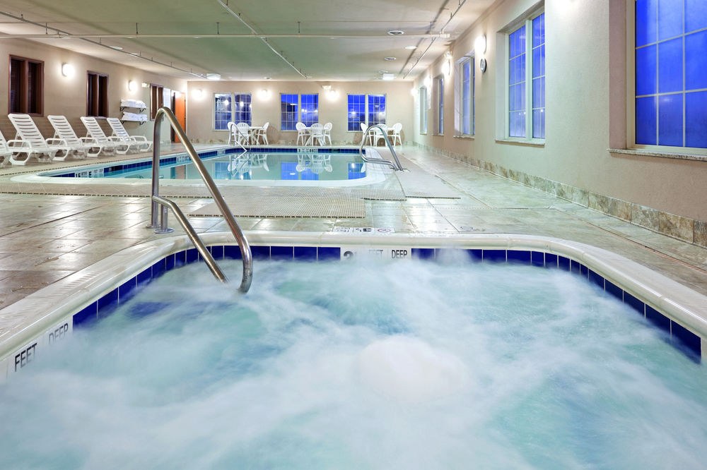 HOLIDAY INN EXPRESS SYRACUSE-FAIRGROUNDS photo 1