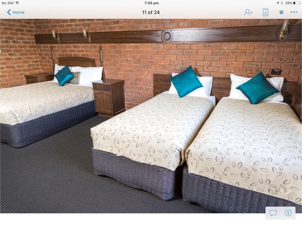 COMFORT INN ALBURY TOWNHOUSE photo 1