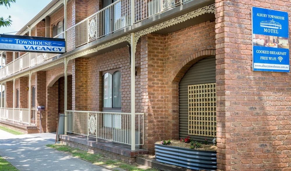 COMFORT INN ALBURY TOWNHOUSE photo 3