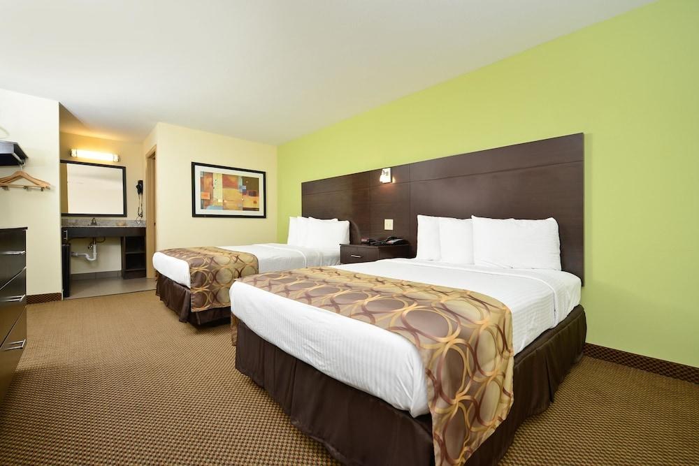 AMERICAS BEST VALUE INN AND SUITES LAKE CHARLES I210 EXIT 11 photo 2