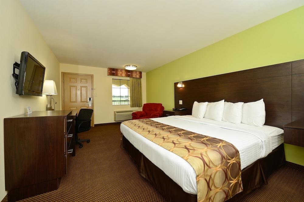 AMERICAS BEST VALUE INN AND SUITES LAKE CHARLES I210 EXIT 11 photo 3