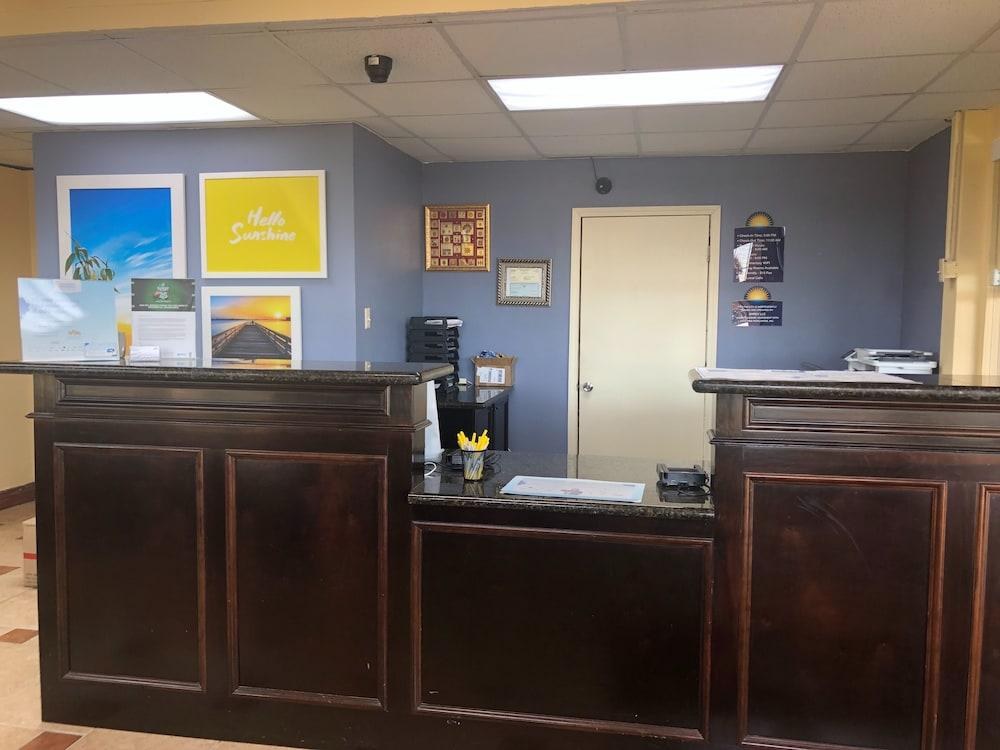 DAYS INN BY WYNDHAM LAKE CHARLES photo 1