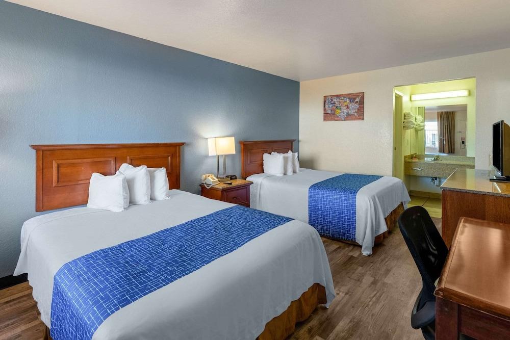 Econo Lodge Phoenix North I-17
