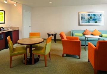 SPRINGHILL SUITES DES MOINES WEST photo 4