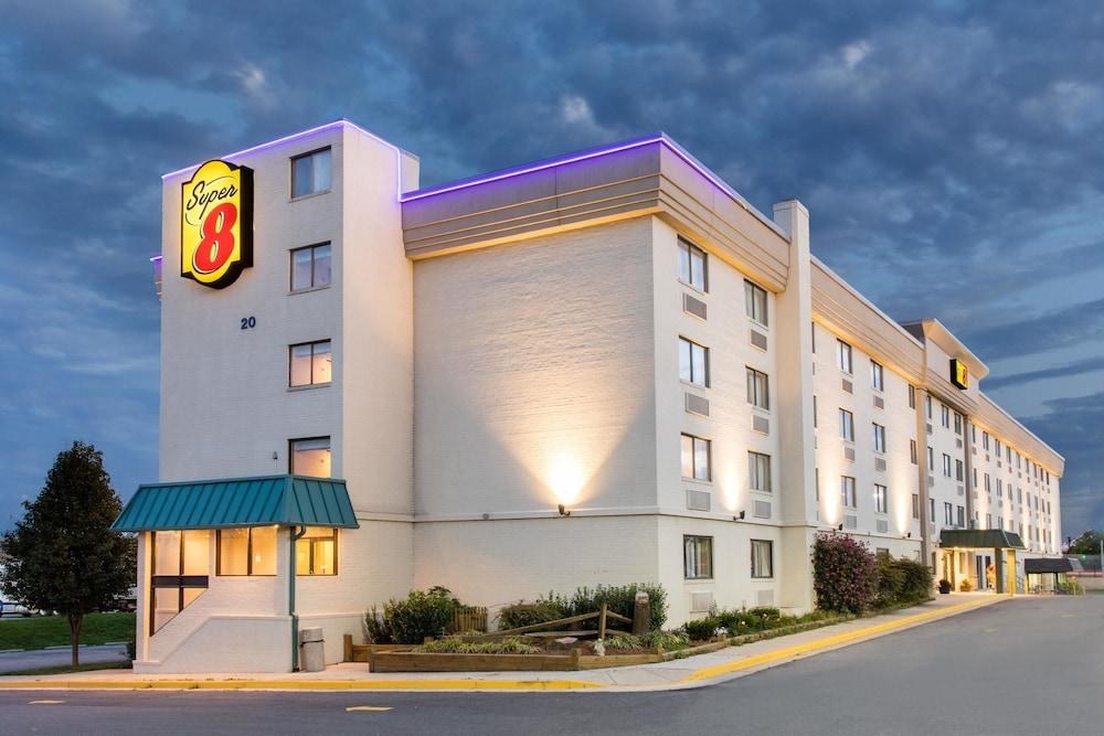 SUPER 8 BY WYNDHAM FREDERICK photo 4