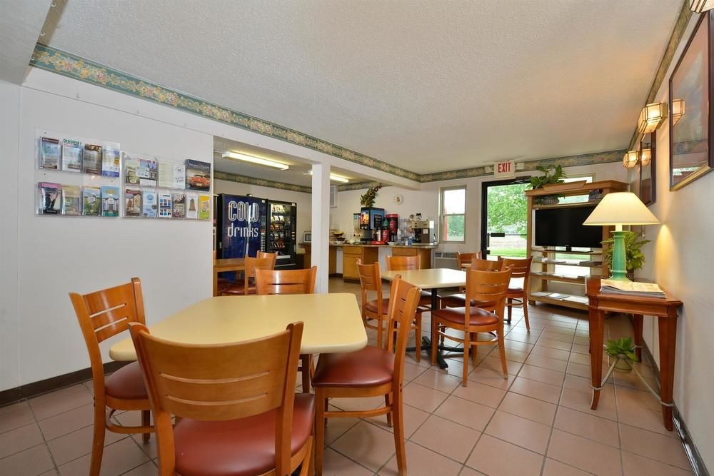 AMERICAS BEST VALUE INN DECATUR photo 1