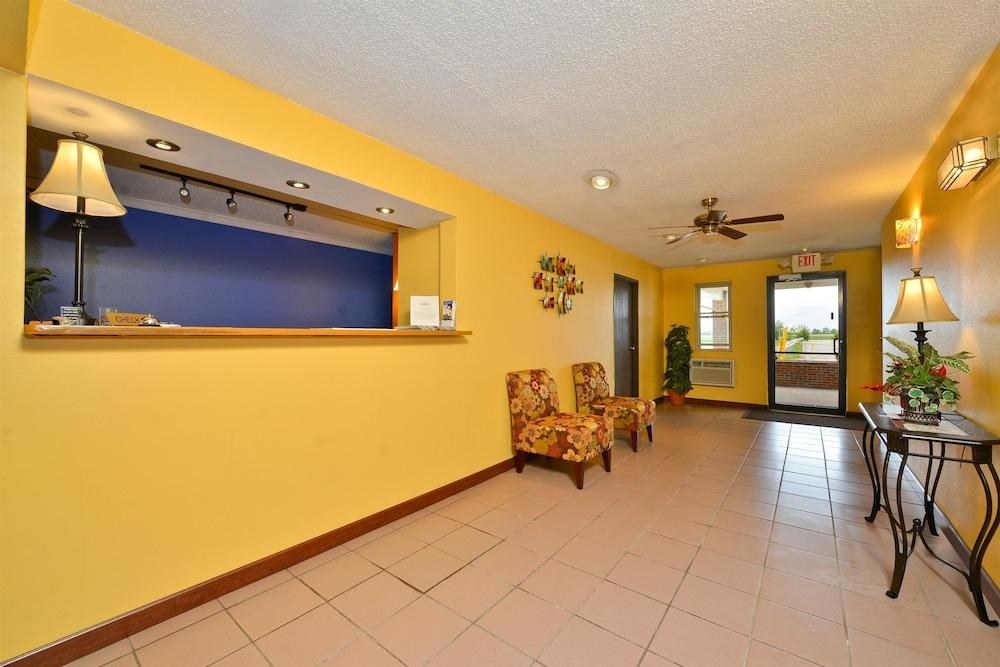 AMERICAS BEST VALUE INN DECATUR photo 4