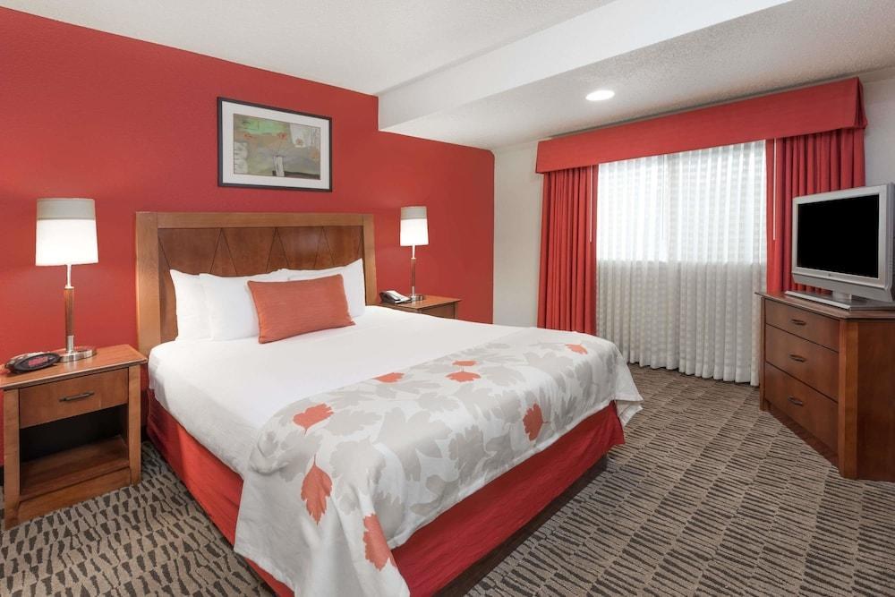 Craigshire Suites St Louis Westport Plaza photo 4