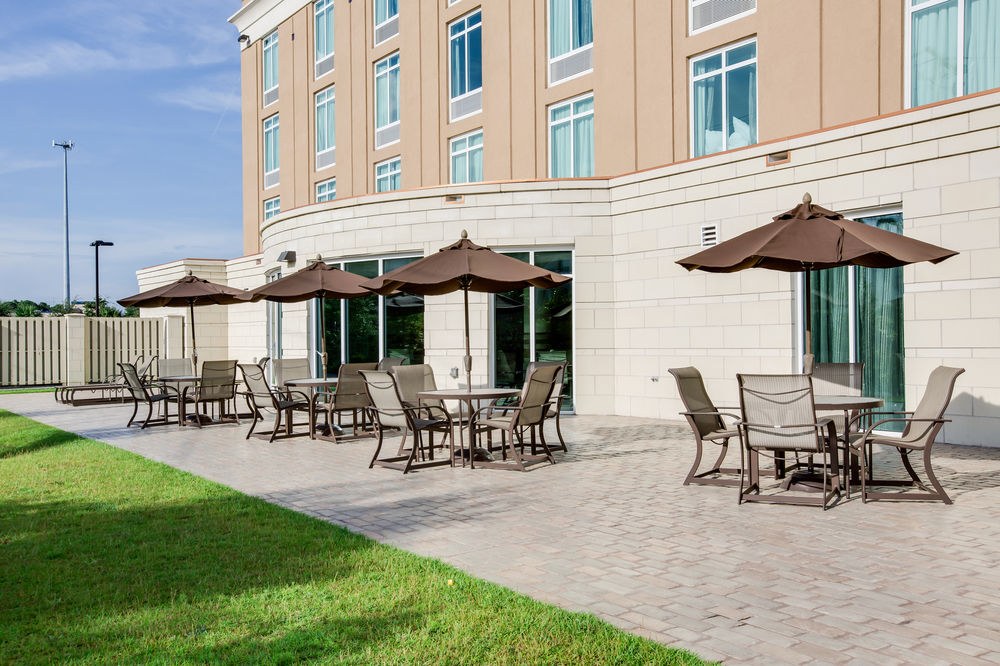 HOLIDAY INN EXPRESS AND SUITES CHARLESTON ARPT CON