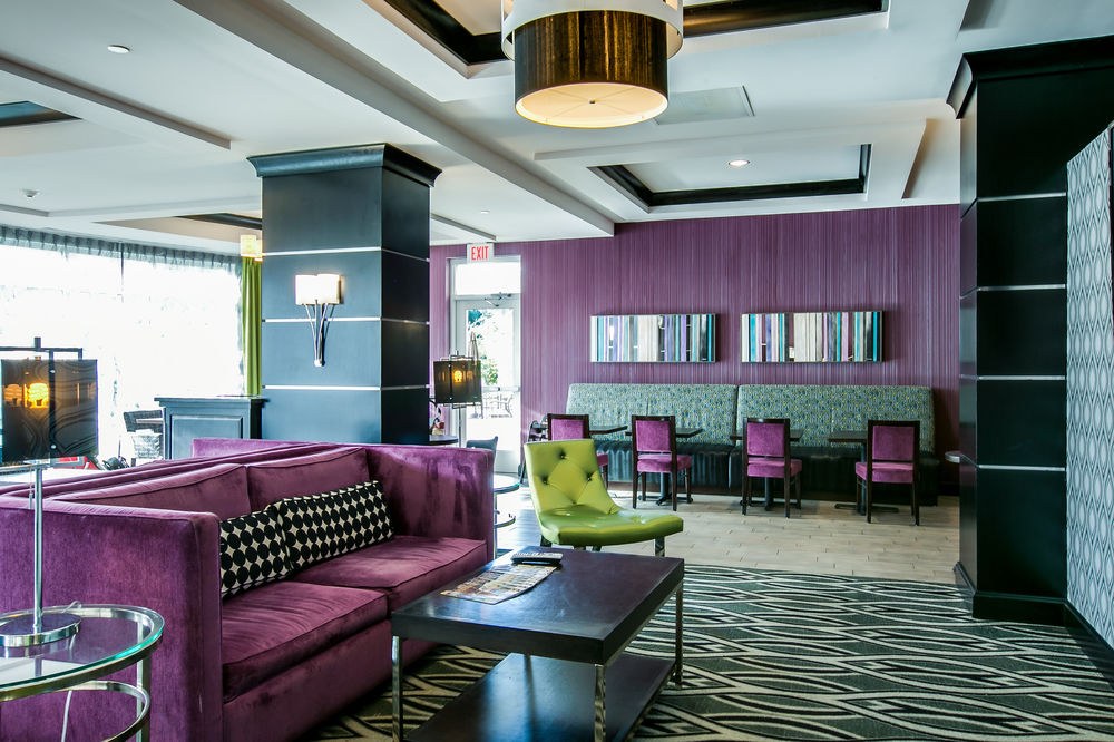 HOLIDAY INN EXPRESS AND SUITES CHARLESTON ARPT CON photo 1