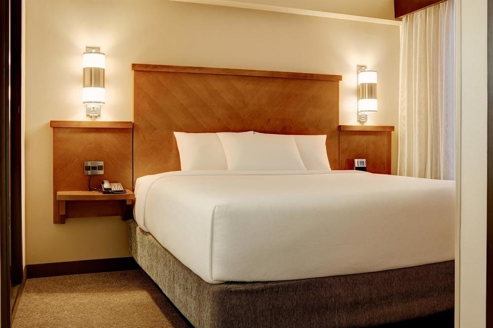 HYATT PLACE OVERLAND PARK CONV CNTR