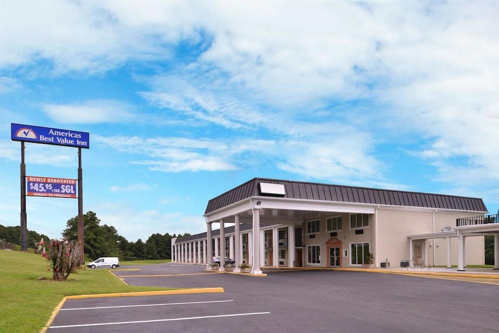 AMERICAS BEST VALUE INN - RICHMOND SOUTH photo 2