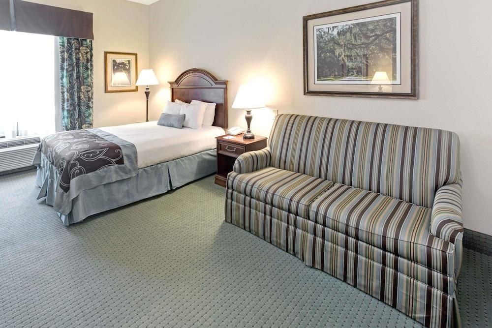 WINGATE BY WYNDHAM CHARLESTON UNIVERSITY BOULEVAR photo 3